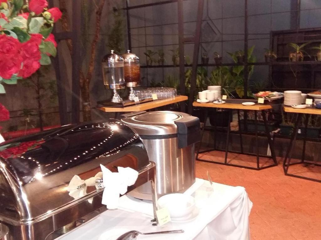 Couleur Hotel Cengkareng Jakarta Buitenkant foto