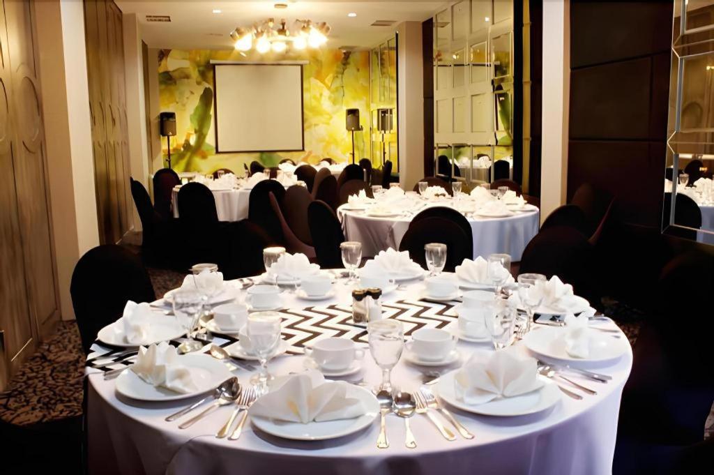 Couleur Hotel Cengkareng Jakarta Buitenkant foto